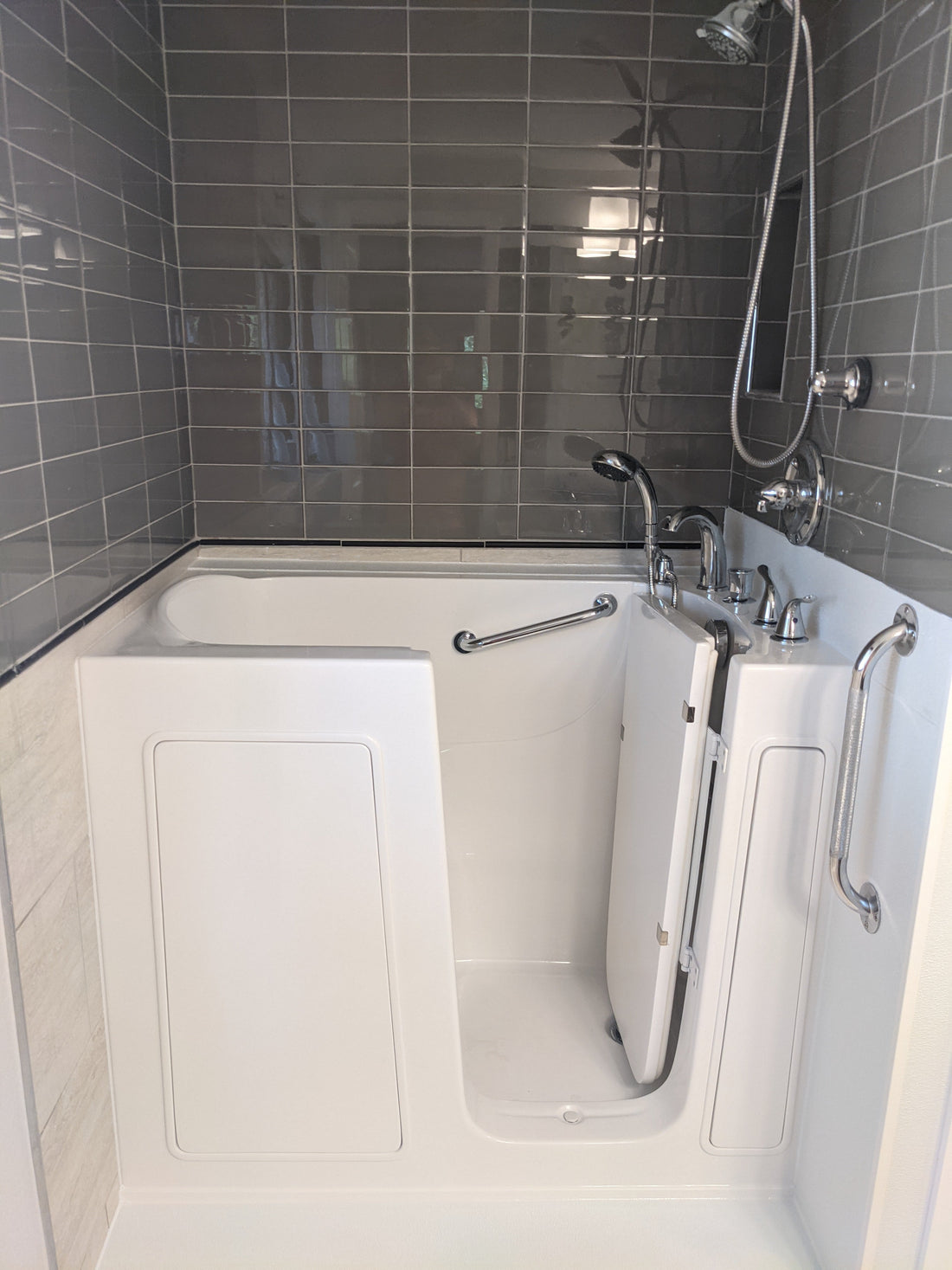 Why Walk in Tubs Are Smart For The Elderly And Disabled